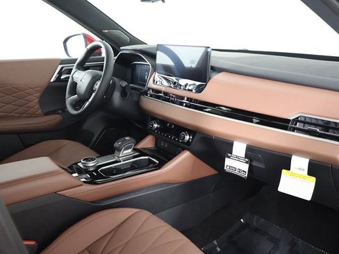 New 2025 Mitsubishi Outlander SEL image 32