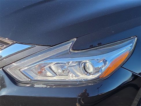 Used 2017 Nissan Altima 2.5 S w/ Power Driver Seat Package image 9