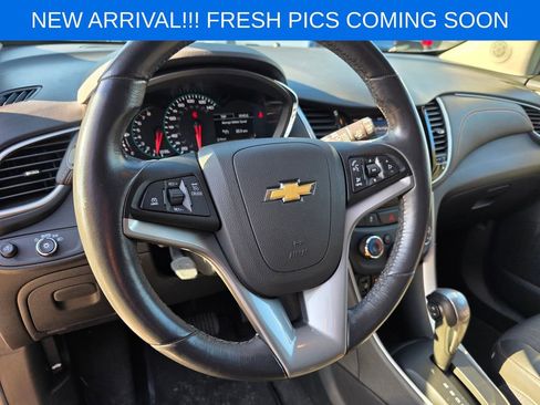 Used 2022 Chevrolet Trax LT w/ Driver Confidence Package image 8