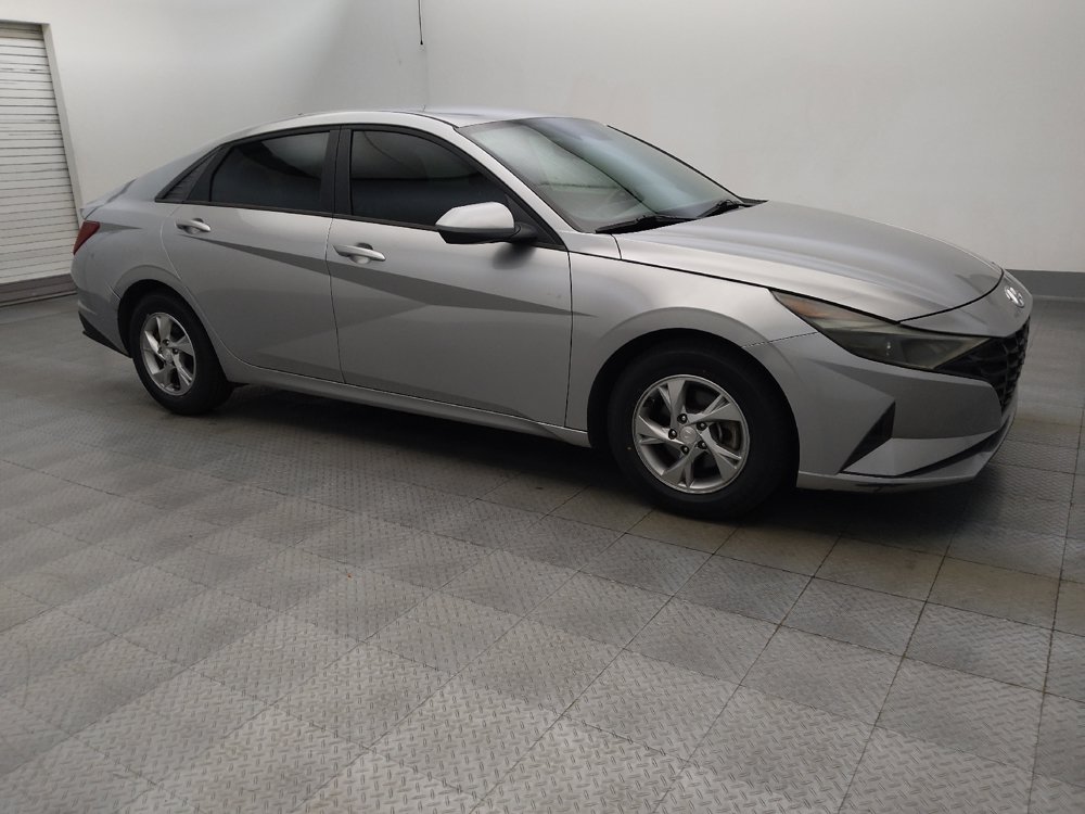 Used 2021 Hyundai Elantra SE FWD image 11