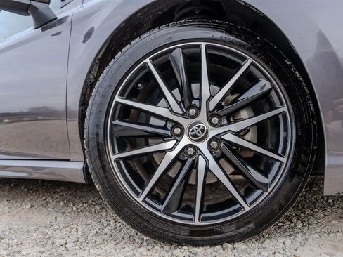 Used 2022 Toyota Camry SE image 13