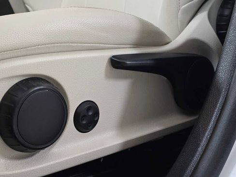 Certified 2022 Mercedes-Benz GLB 250 4MATIC image 26