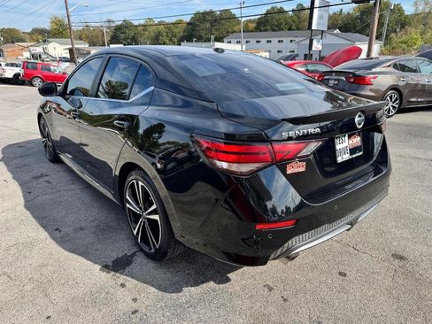 Used 2022 Nissan Sentra SR w/ SR Premium Package image 7