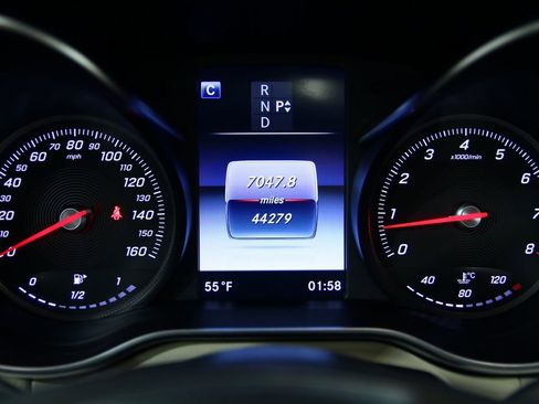 Used 2017 Mercedes-Benz C 300 4MATIC Sedan image 11