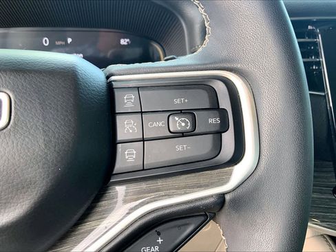 Used 2022 Jeep Wagoneer Series III w/ Premium Group I RWD image 25