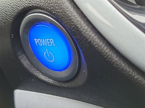 Used 2018 Chevrolet Volt LT w/ Comfort Package image 17