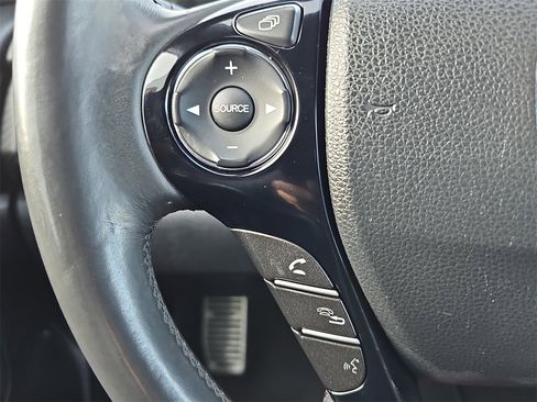 Used 2017 Honda Accord Sport image 16