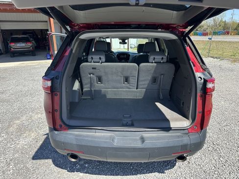 Used 2019 Chevrolet Traverse LT w/ LT Premium Package image 24