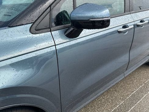 Certified 2024 Kia Carnival EX FWD image 5