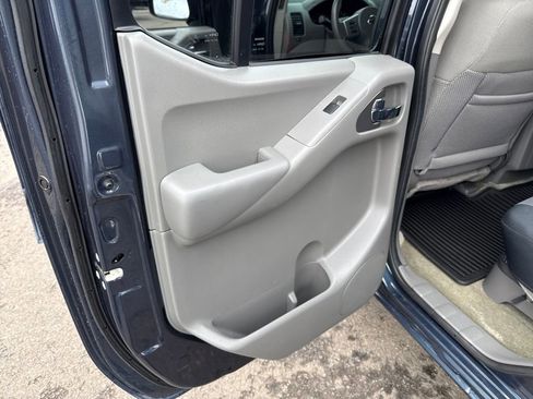 Used 2017 Nissan Frontier SV w/ SV Value Truck Package image 34