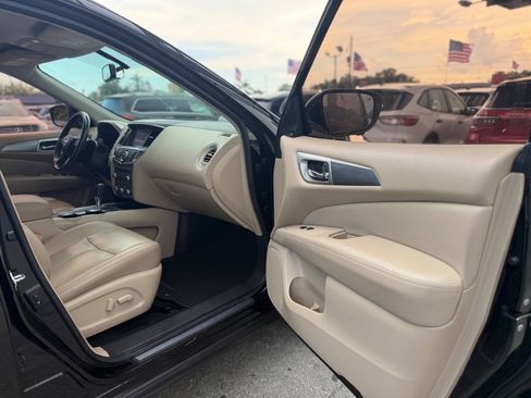 Used 2017 Nissan Pathfinder SL FWD image 25