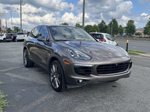 Used 2016 Porsche Cayenne S w/ Premium Plus Package image 4