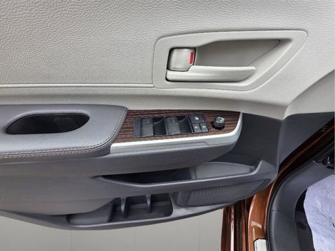 Used 2022 Toyota Sienna LE image 17