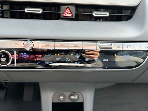 New 2024 Hyundai Ioniq 5 SEL image 39