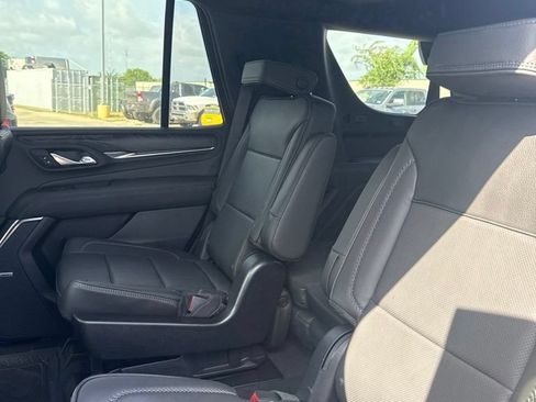 Used 2023 GMC Yukon Denali AWD/4WD image 7