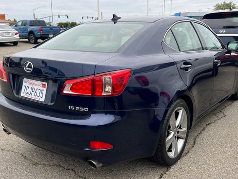 Used 2011 Lexus IS 250 w/ Premium Pkg Value Edition RWD image 4
