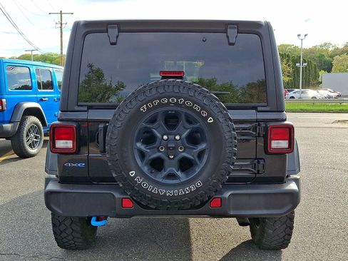 Used 2023 Jeep Wrangler Unlimited w/ Cold Weather Group AWD/4WD image 5
