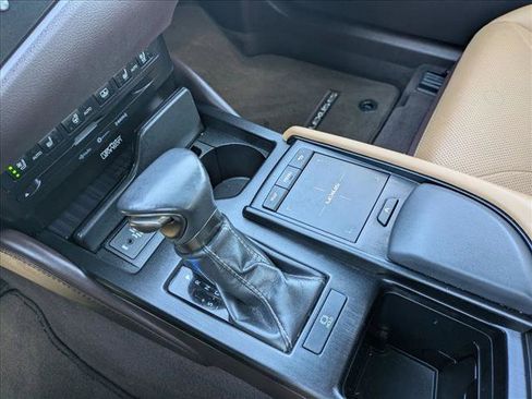 Used 2019 Lexus ES 350 Ultra Luxury w/ Accessory Package 2 FWD image 12