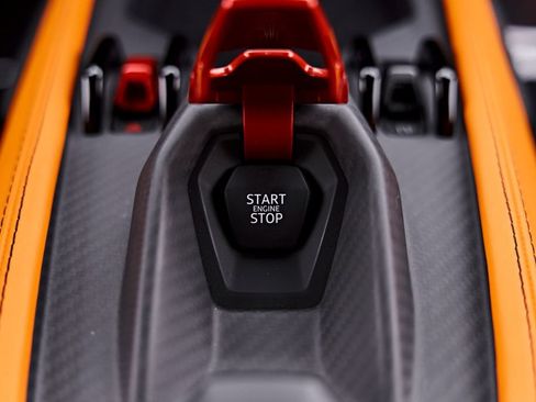Used 2025 Lamborghini Revuelto AWD/4WD image 80