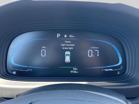 Used 2023 Hyundai Venue SEL FWD image 23
