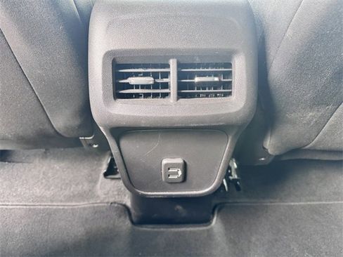 Used 2024 Chevrolet Equinox LT image 23