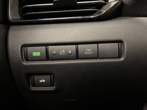 Used 2020 Nissan Sentra SV FWD image 30