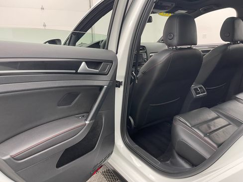 Used 2016 Volkswagen GTI Autobahn FWD image 37