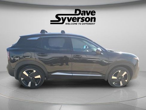 New 2026 Nissan Kicks SR w/ Cold Weather Package image 4