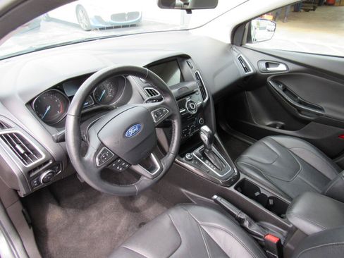 Used 2017 Ford Focus Titanium FWD image 16