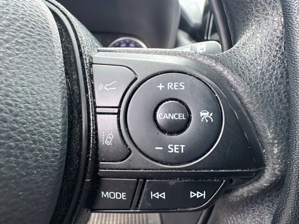Used 2021 Toyota RAV4 LE AWD/4WD image 24