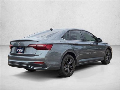Used 2024 Volkswagen Jetta SE w/ Panoramic Sunroof Package FWD image 5