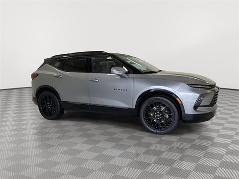 Certified 2023 Chevrolet Blazer RS w/ Driver Confidence II Package image 13