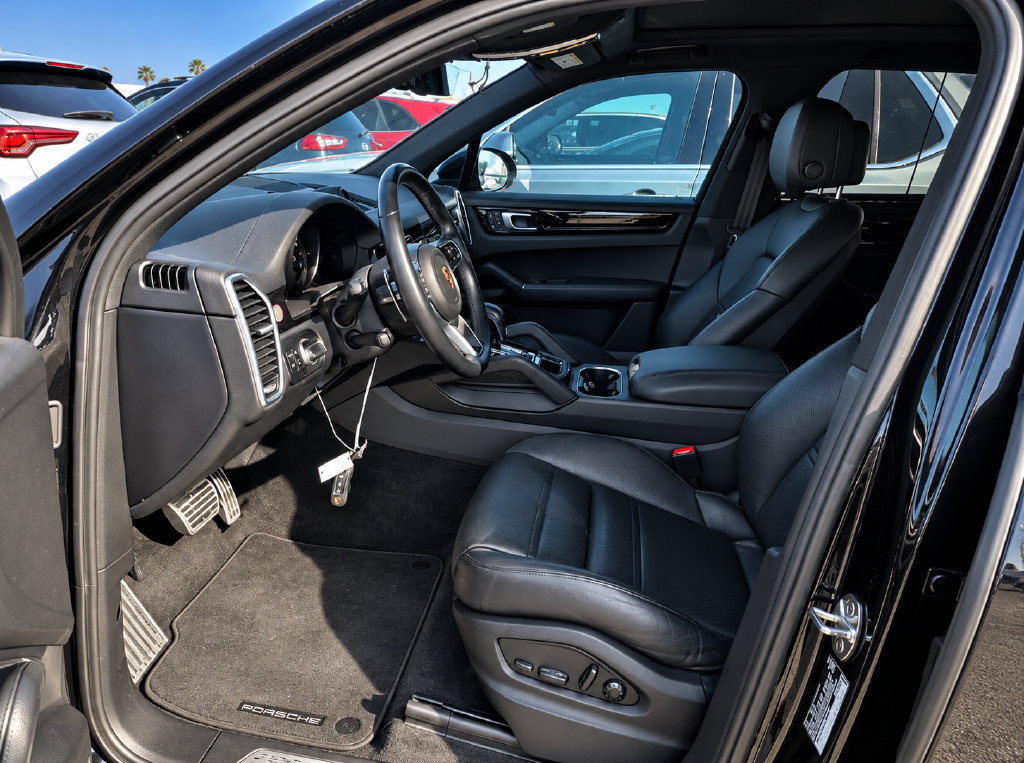 Used 2022 Porsche Cayenne S AWD/4WD image 6