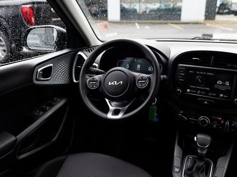 Used 2024 Kia Soul LX w/ Option Group 015 image 9