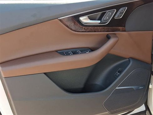 Used 2017 Audi Q7 3.0T Premium Plus w/ Premium Plus Package image 12