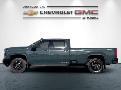Used 2026 Chevrolet Silverado 3500 LTZ w/ LTZ Plus Package image 6