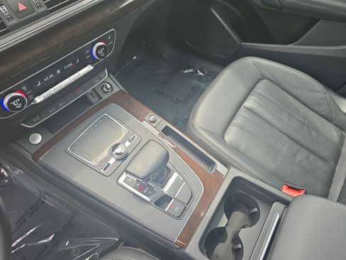 Used 2020 Audi Q5 2.0T Premium Plus w/ Premium Plus Package AWD/4WD image 27