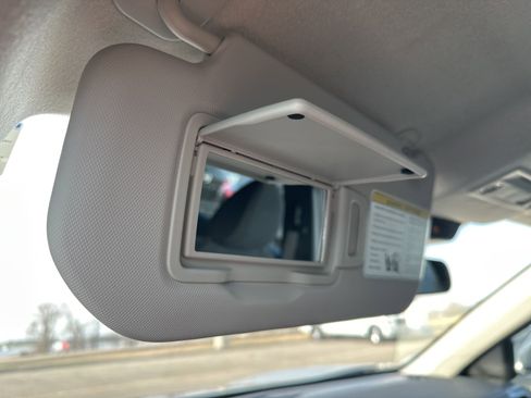 Used 2025 Nissan Kicks SV image 57