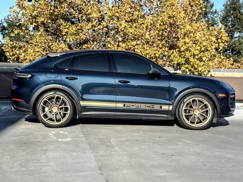 Used 2024 Porsche Cayenne Turbo GT image 9