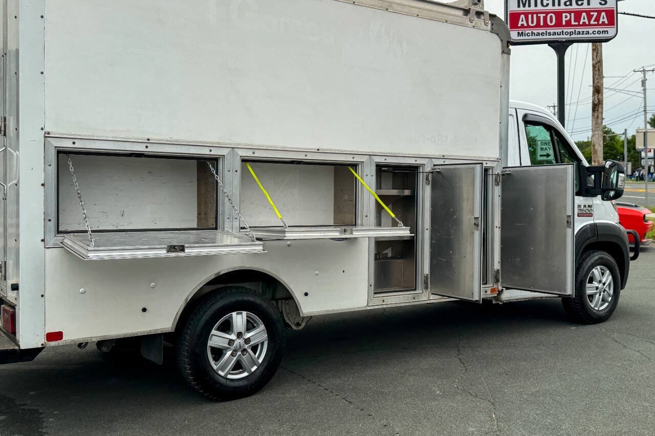 Used 2019 RAM ProMaster 3500 w/ Premium Appearance Group FWD image 17
