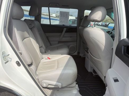 Used 2010 Toyota Highlander 2WD image 22