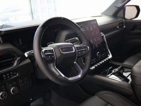 Used 2026 GMC Yukon XL Denali w/ Denali Reserve Package image 23