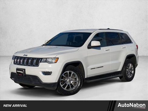 Used 2017 Jeep Grand Cherokee Laredo image 1