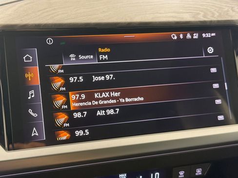 Certified 2025 Audi Q4 e-tron Premium w/ Convenience Package RWD image 17