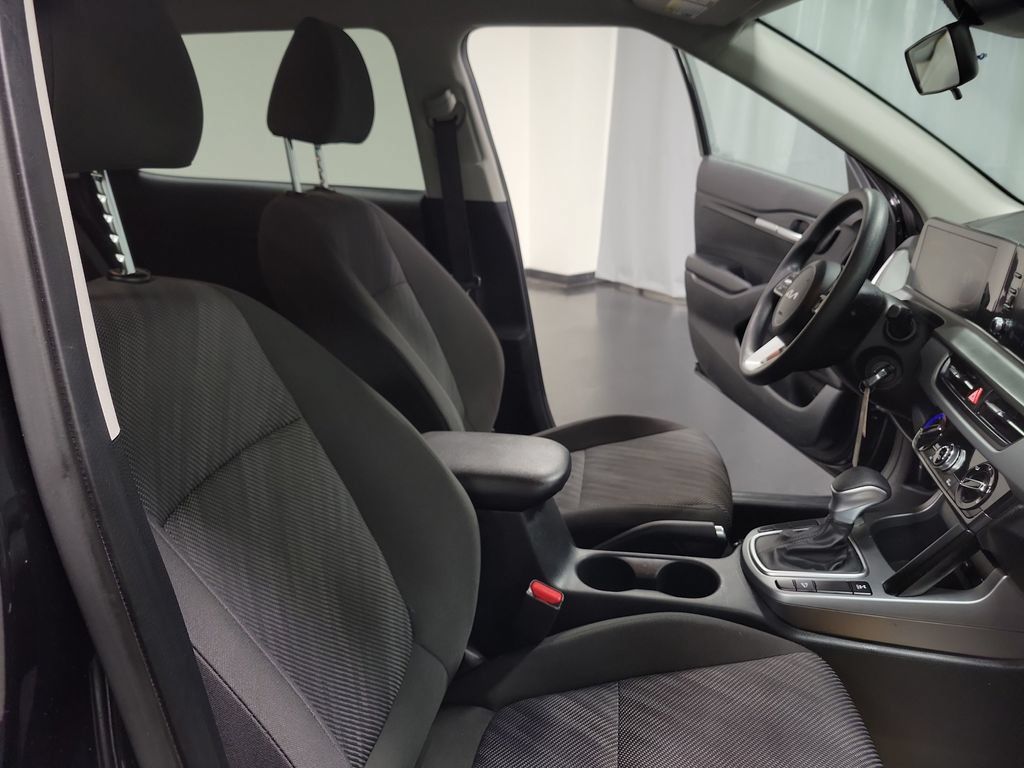 Used 2025 Kia Seltos LX AWD/4WD image 31
