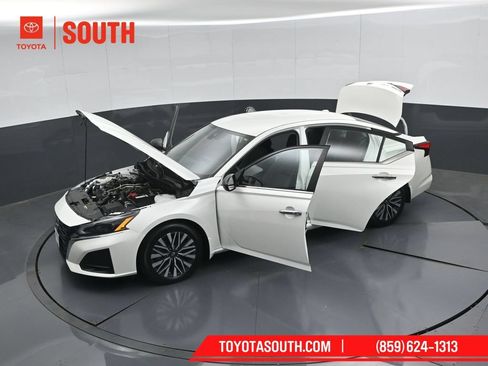 Used 2024 Nissan Altima 2.5 SV FWD image 51