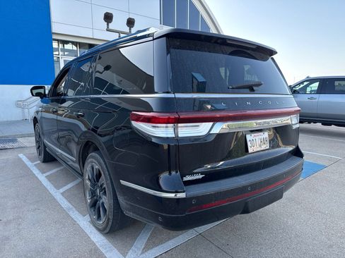 Used 2022 Lincoln Navigator Reserve AWD/4WD image 7