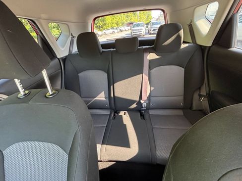 Used 2025 Kia Soul LX w/ LX Technology Package FWD image 33