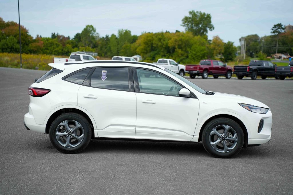 Used 2023 Ford Escape ST-Line Select w/ Tech Pack #1 AWD/4WD image 4