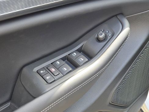 New 2025 Jeep Grand Cherokee L Altitude image 24